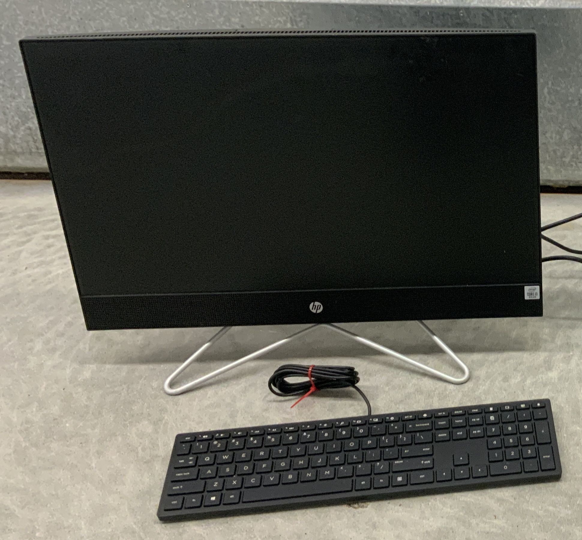 🎄🎁 🖥️HP 24" HDMI Monitor w/ Built-in 📸Webcam & ⌨️Keyboard... Value $140... MOVING OUT OF STORAGE EVERYTHING MUST GO!!