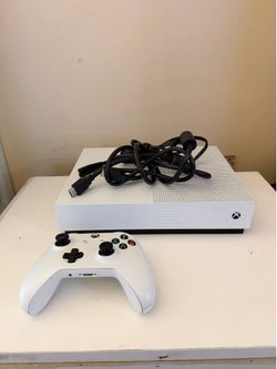 Xbox One S Digital Console – Controller Included