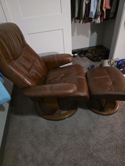 Swivel Recliner Chair with Foot Stool