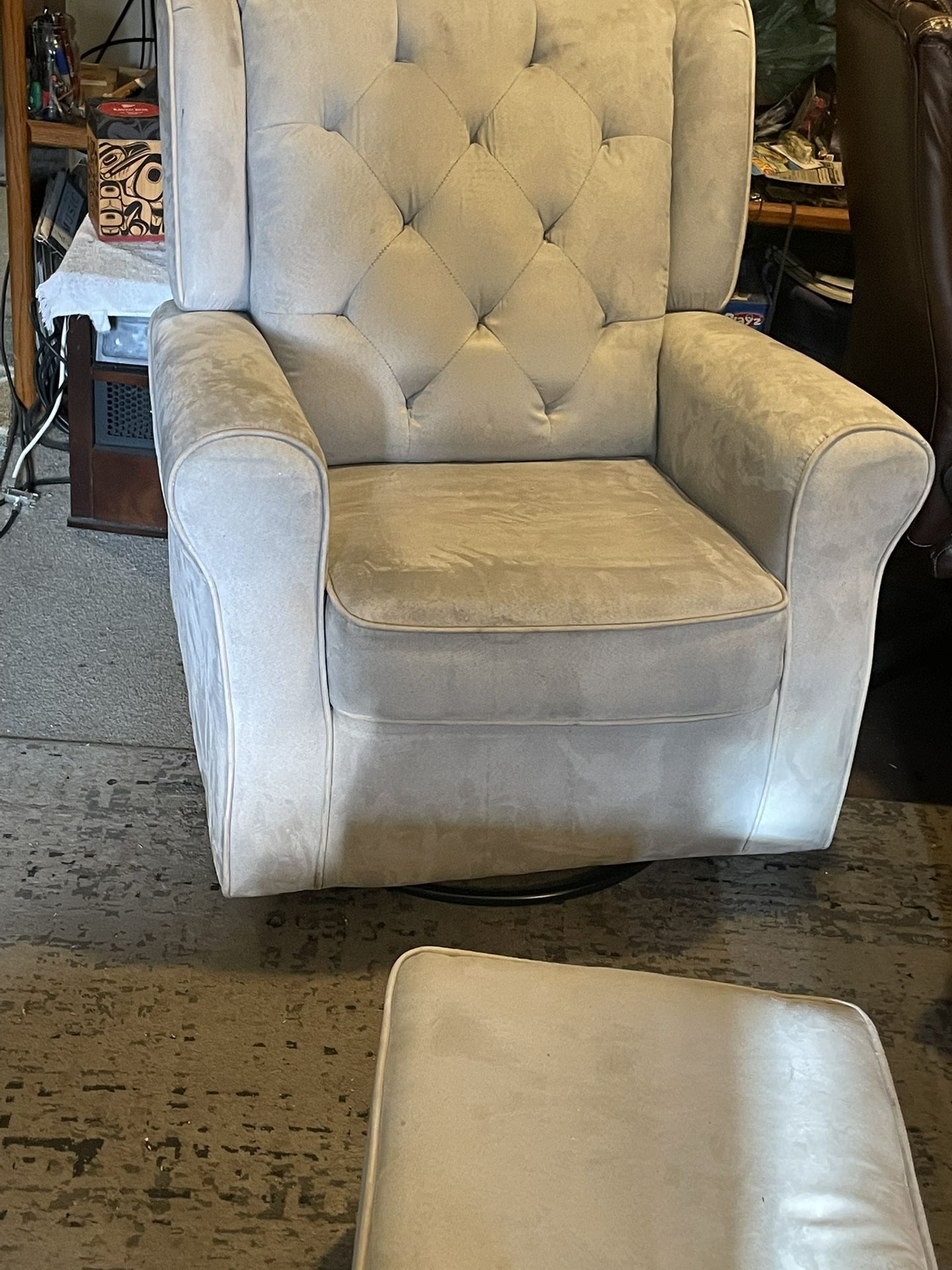 Swivel chair And foot Rests