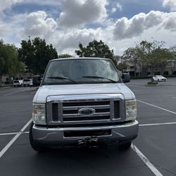 2008 Ford E-350 Super Duty 