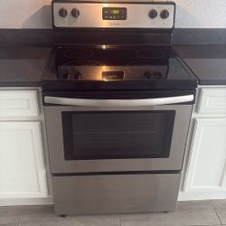 Frigidaire Electric Stove