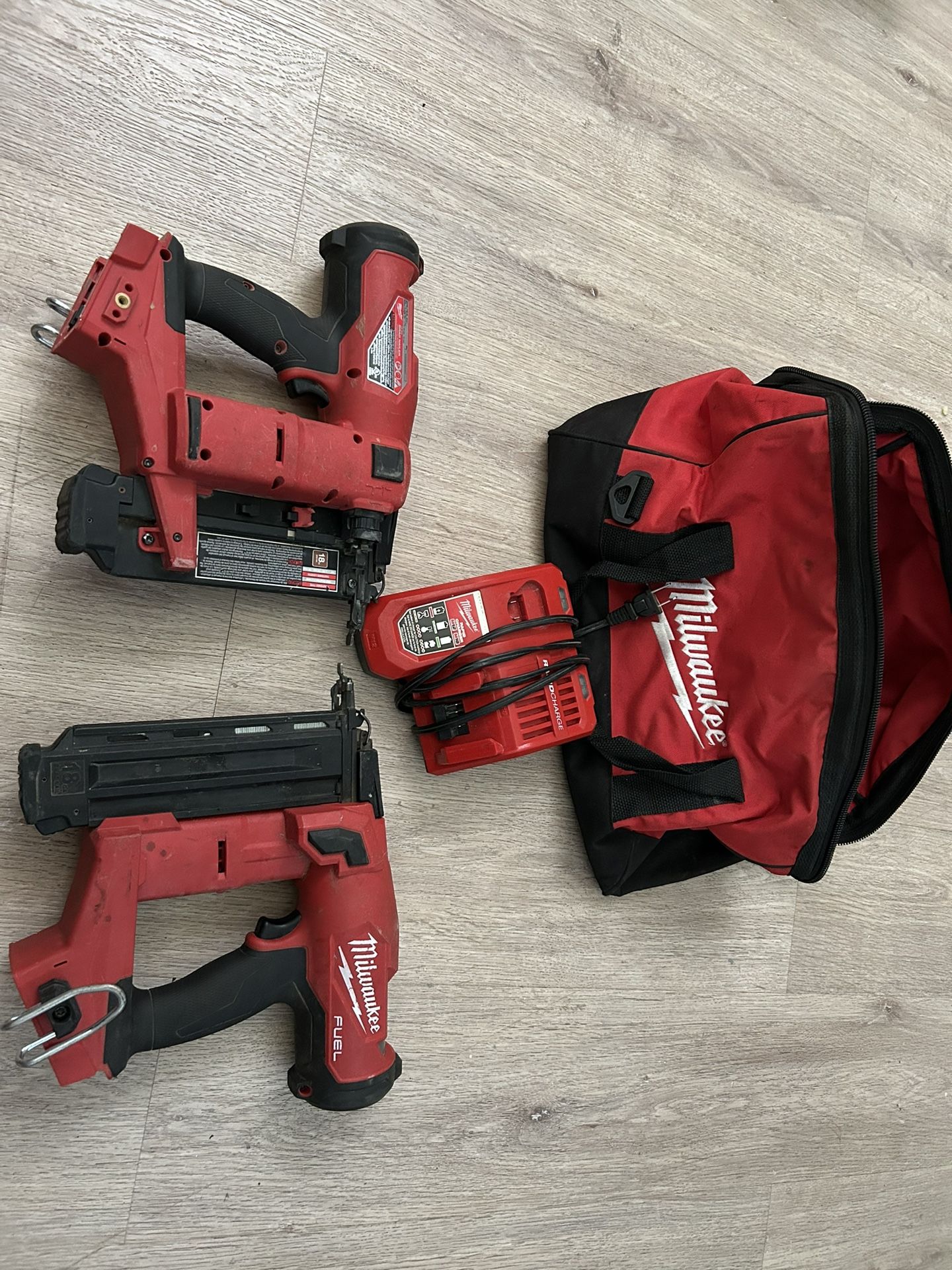 M18 FUEL GEN II 18-Volt 18-Gauge Lithium-Ion Brushless Cordless Brad Nailer Kit with, Charger and Bag