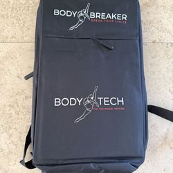 Backpacks with sporty designs are also sold wholesale 