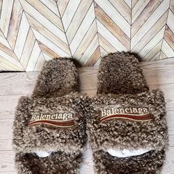 Balenciaga Fur Slides Size 9 Men’s