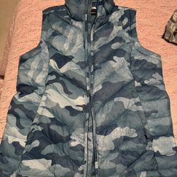 Womens Medium The North  Face Blue Camo Puffer Vest 
