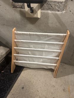 Kids book shelf