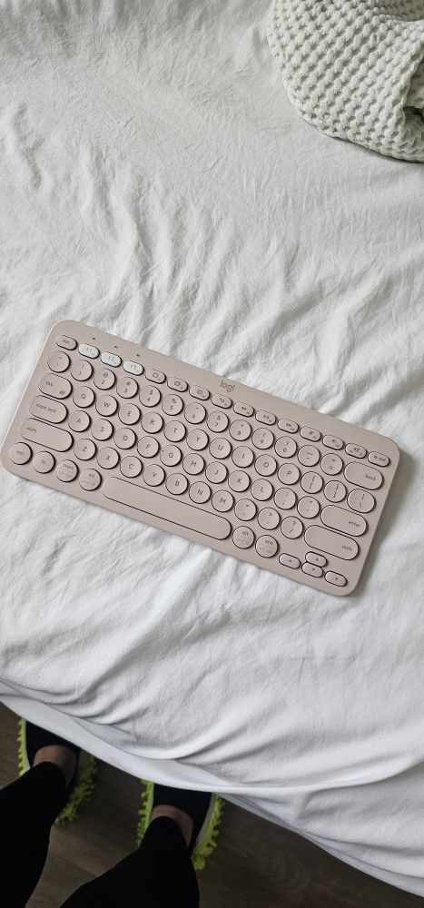 Logitech Wireless Keyboard Pink