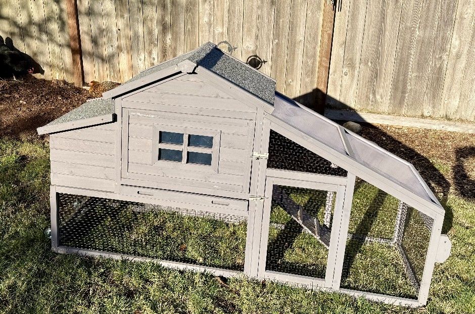 Small Chicken Coop $100obo