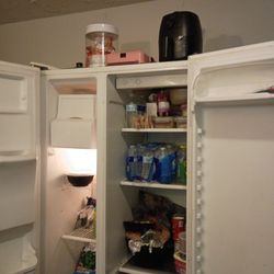 Refrigerator 