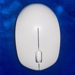 White Wireless Mouse 