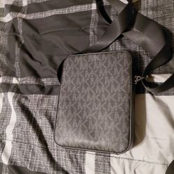 Michael Kors Body Bag 
