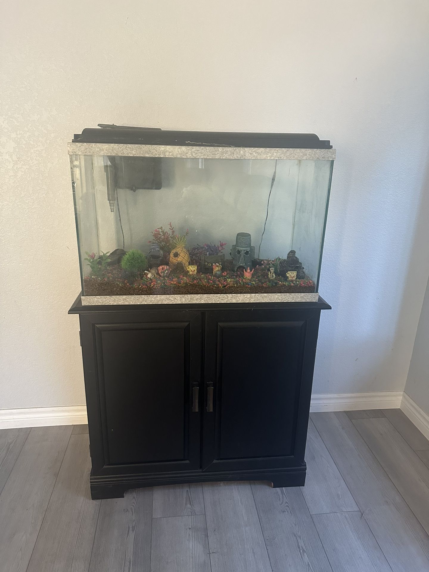 Fish Tank With Stand And SpongeBob Accessories
