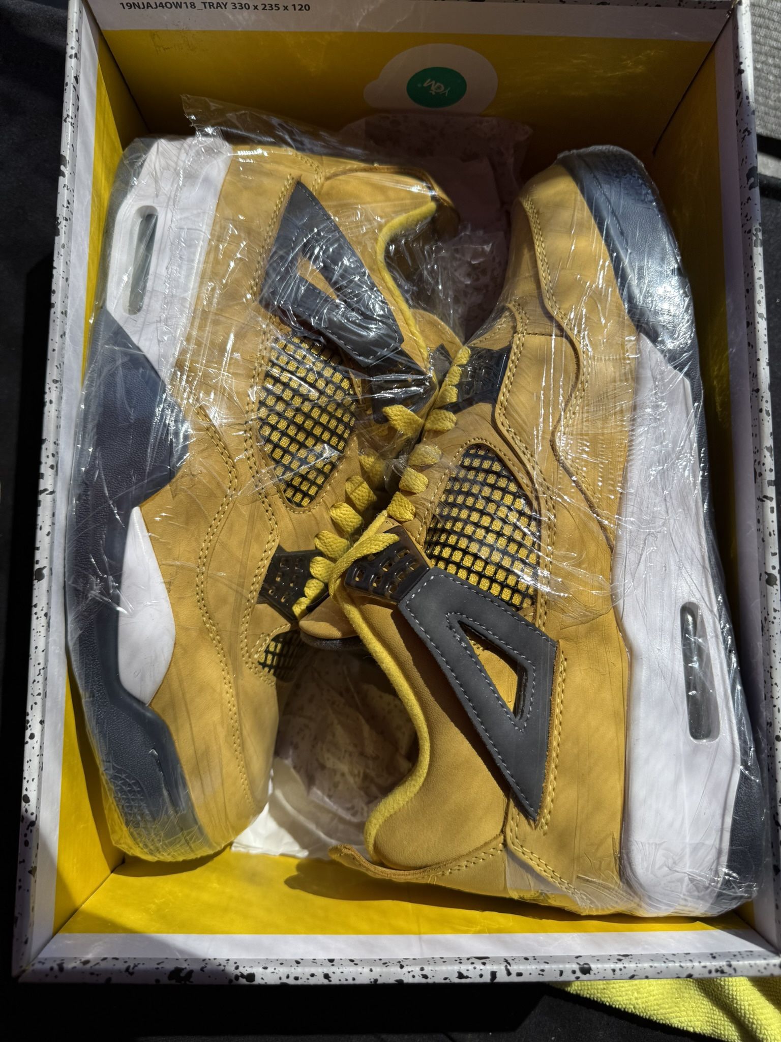 Air Jordan 4 Retro Tour Yellow