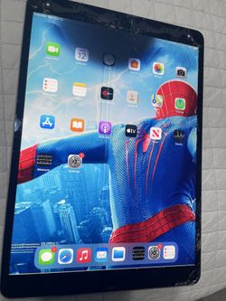iPad Pro 1st Gen 256gb. Damage Screen. Still Working Great. No Issues. Just Cracked