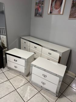 Dresser & nightstand / Free delivery