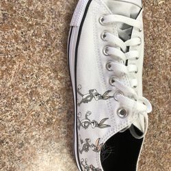 Converse bugs, bunny, low top, size 11
