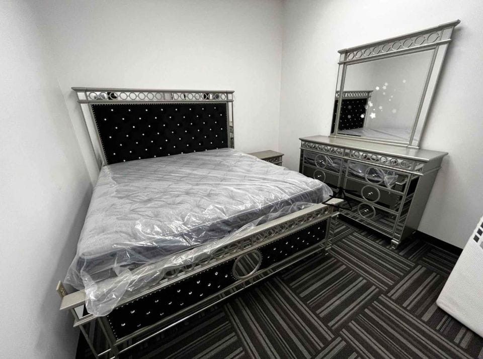 VarianPanel Bedroom Set
ACME$10 Down Payment And Financing Available