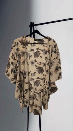 BKE Boutique Floral Kimono