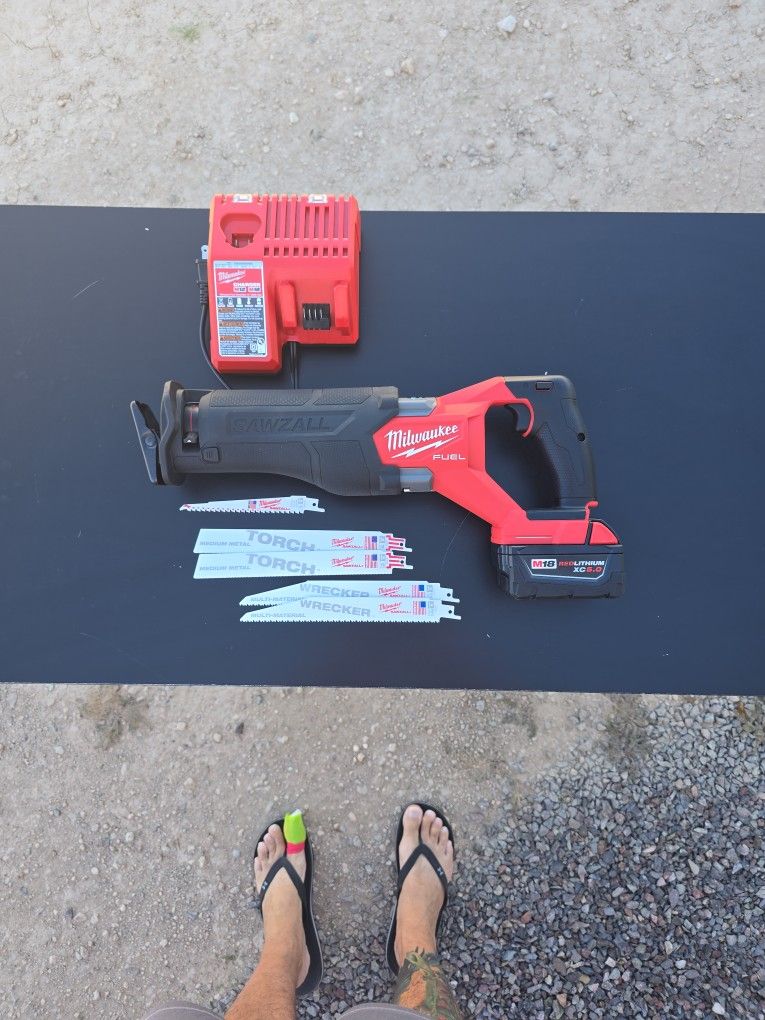 MILWAUKEE FUEL SAWZALL