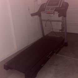 Pro Shox Cushioning System Treadmill with WiFi