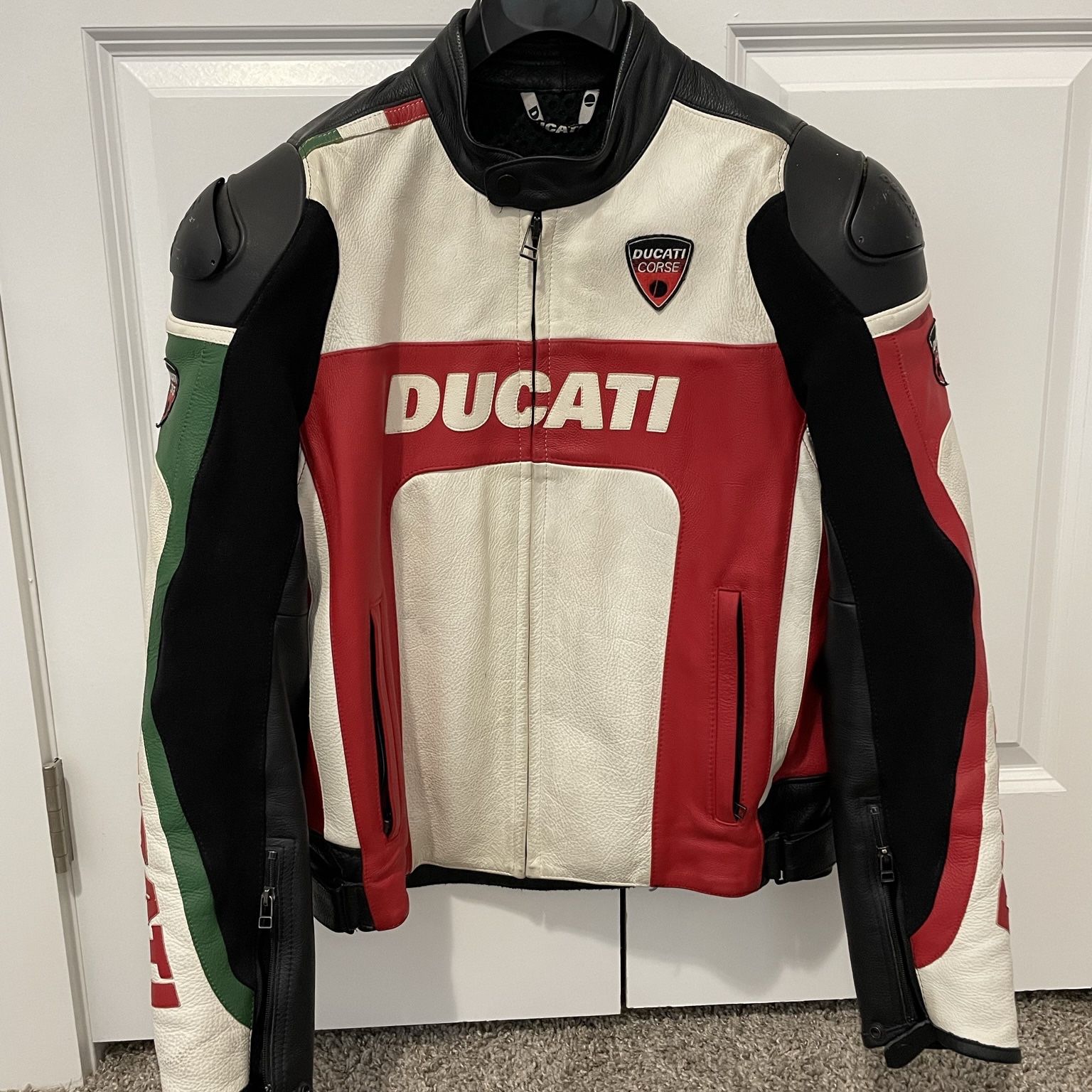 DUCATI レザージャケット Dainese製　サイズ52 Ducati Dainese 80s Leather Jacket Red New | eBay
