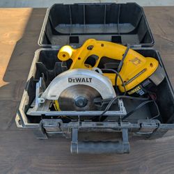 DeWalt 18V Cordless Circular Saw Kit w/ Case, Battery, and Charger