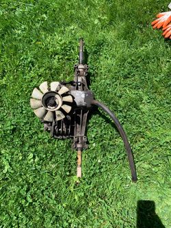 Riding lawnmower transaxle