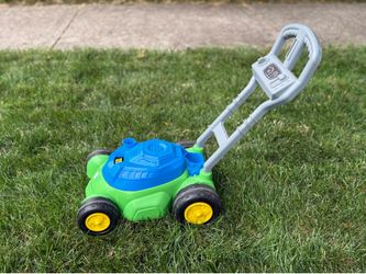 Toy bubble mower
