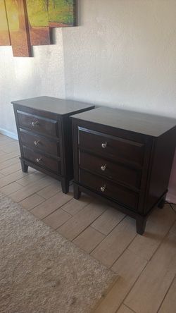 Pair of Nightstands Sturdy Solid Wood