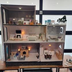 2 Doll Houses with furnishings
