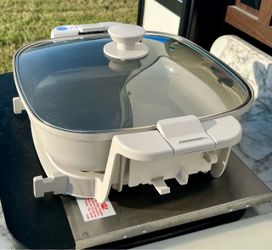 Bella Make & Take electric skillet: compact storage.