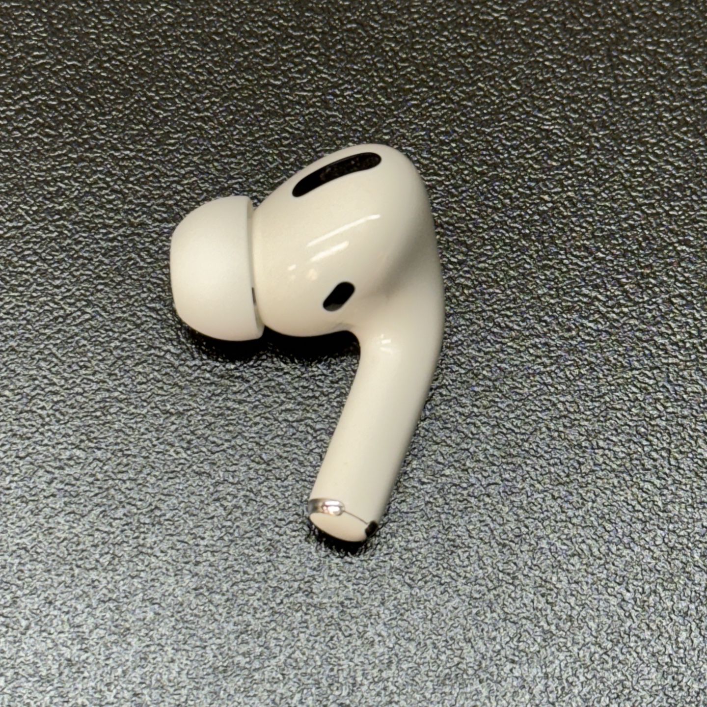 AirPods Pro (1st Generation) Right Ear Replacement (A2083)