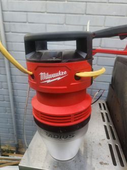 Milwaukee RADIUS LED 70W Site Light
