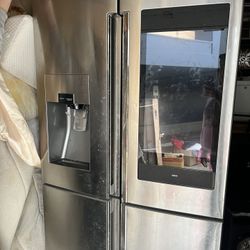 Samsung Smart Refrigerator Family Hub