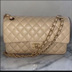 CC Chanel Stunning Beige Lambskin Quilted Bag