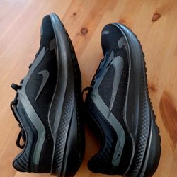 Nike Quest 88 Running Shoes Excellent Condition! Men's 8