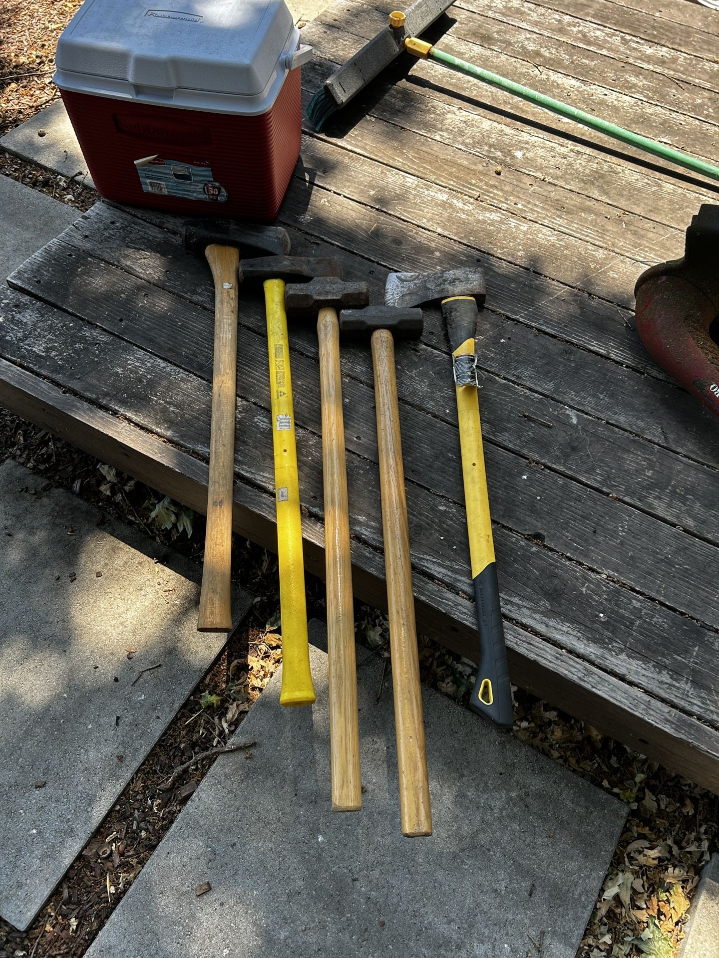 Ax, 2 Sledgehammers and 2 Log Splitters