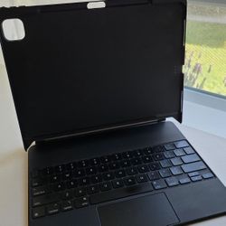 12.9 Inch Apple Magic Keyboard & Protective Supcase