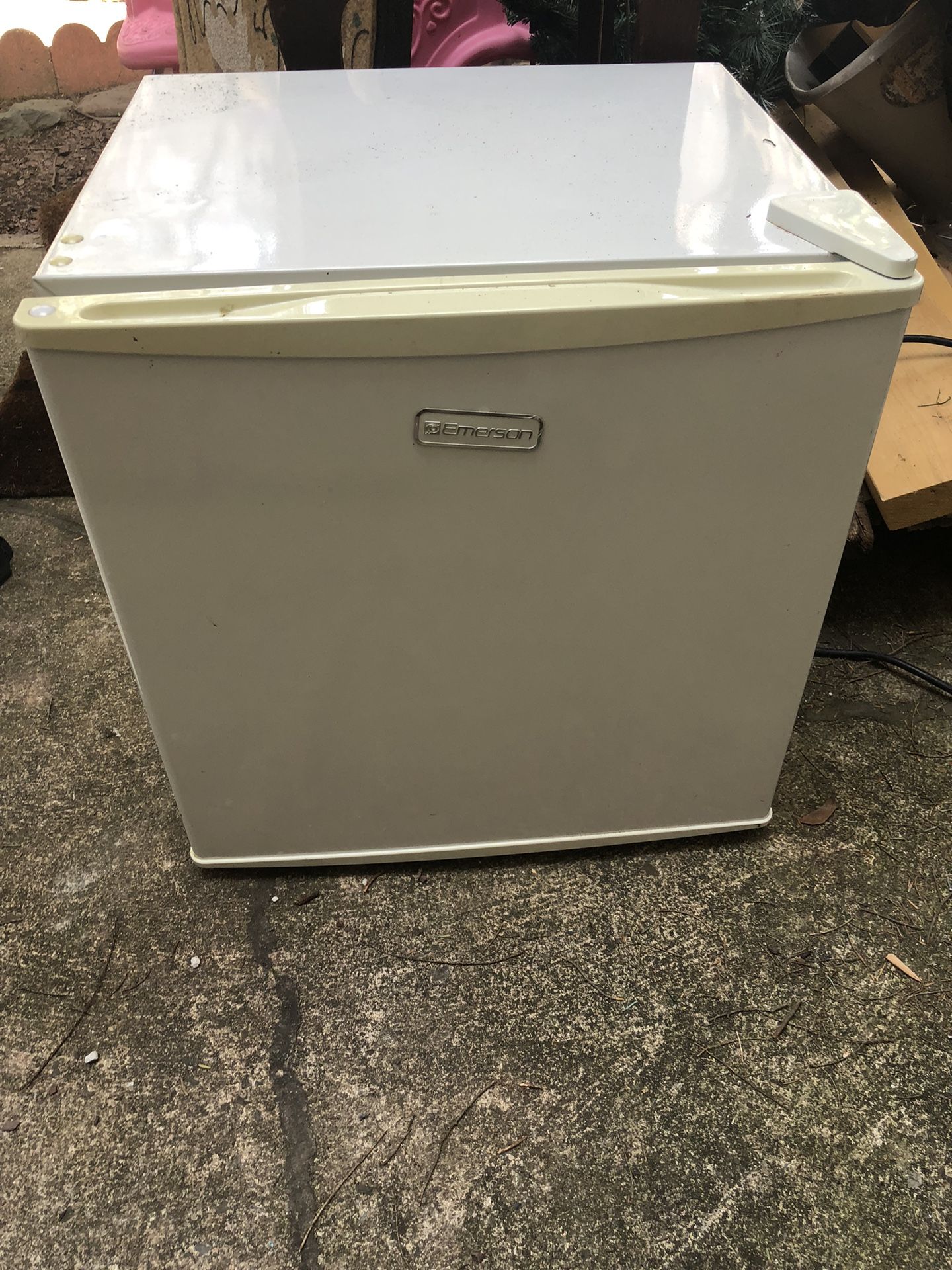 Emerson Mini Fridge