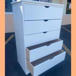 5 drawers dresser  / Five drawers dresser