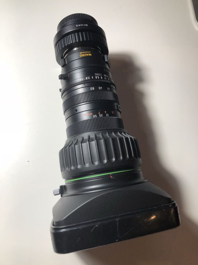 CANON 9-162 f1.8. B4 Mount with m4/3 adaptor include. Amazing lens