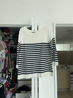 Banana republic women’s sweater Large