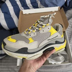 Balenciaga Triple S 
