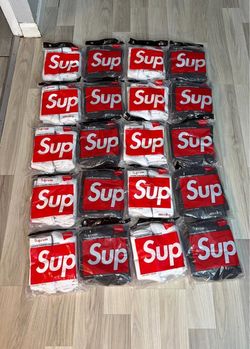 Supreme socks