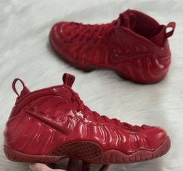 Nike foams size 12