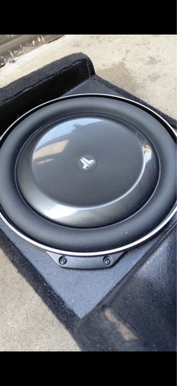 JL AUDIO 13TW5 v2-2 SUBWOOFER IN STEALTH BOX