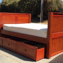 ••••Full Size Bed With Mattress ••••