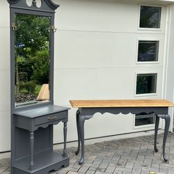 Refinished Entry Table And Hutch