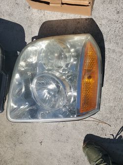 GMC Yukon headlights